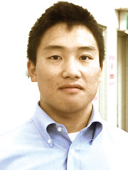 梁島邦友